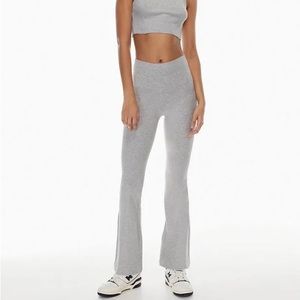 Aritzia TNA Women’s Hold-It Atmosphere Flare High Rise Legging